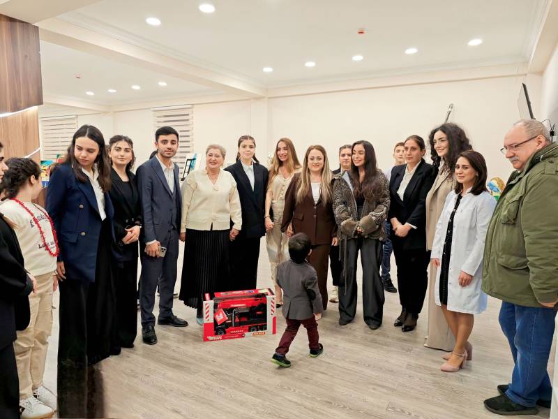 Leyla və Arzu Əliyevalar açılışda - FOTOLAR
