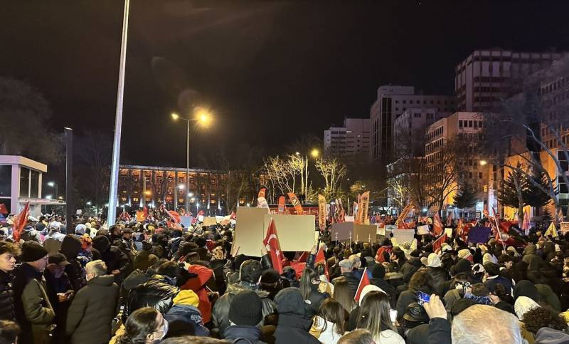 Aksiyalarda mindən çox etirazçı saxlanıldı 