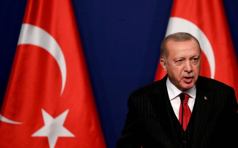 \"Küçə terroru\" ilə korrupsiyanı ört-basdır etmək istəyirlər\" 