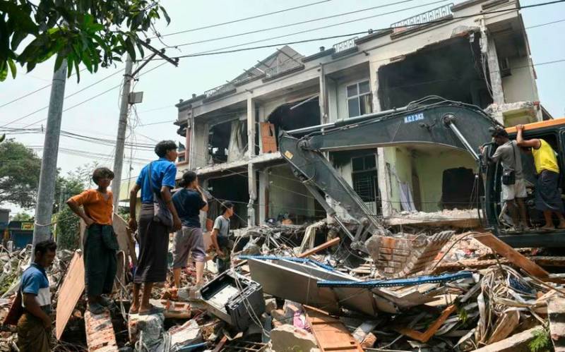 Myanmada zəlzələ nəticəsində ölənlərin sayı 1 700-ü ötdü