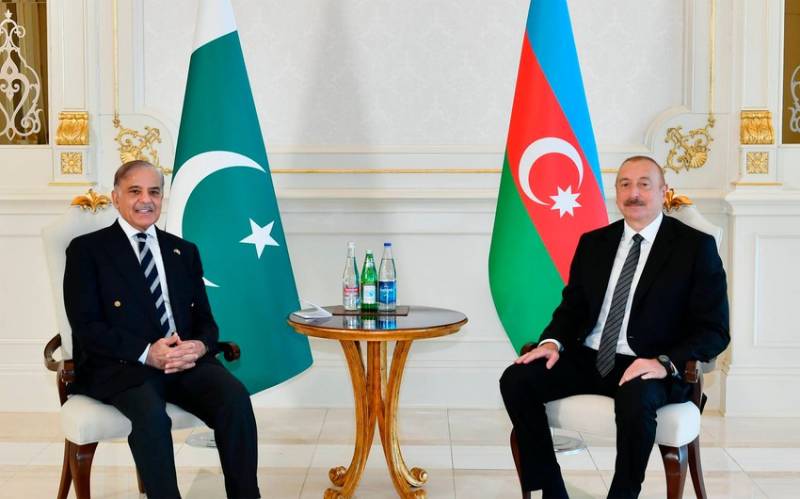 İlham Əliyev Şahbaz Şəriflə telefonla danışdı