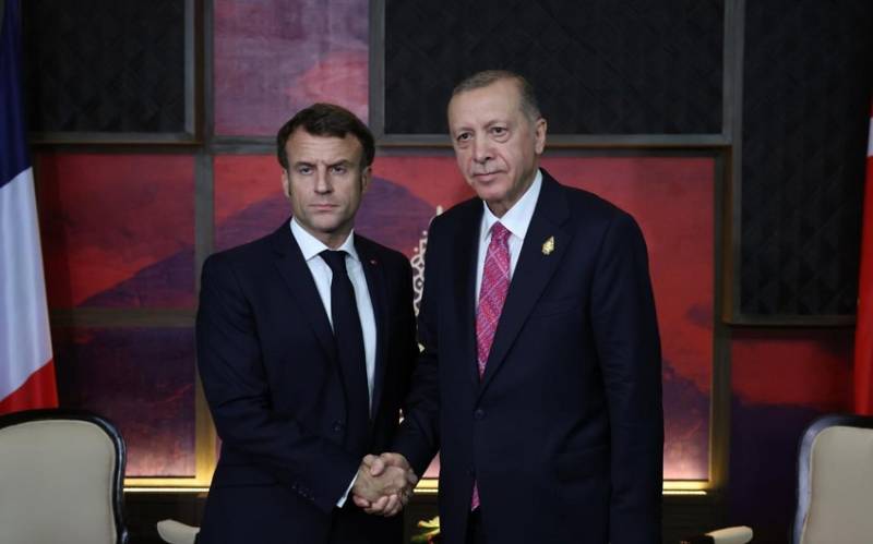 Türkiyə və Fransa prezidentləri arasında telefon danışığı oldu 