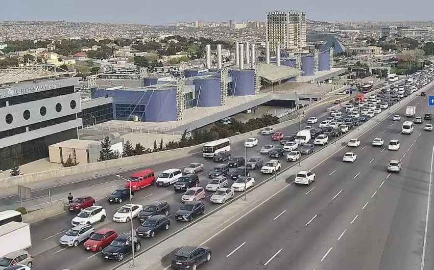 Bakının bu yollarında tıxac var