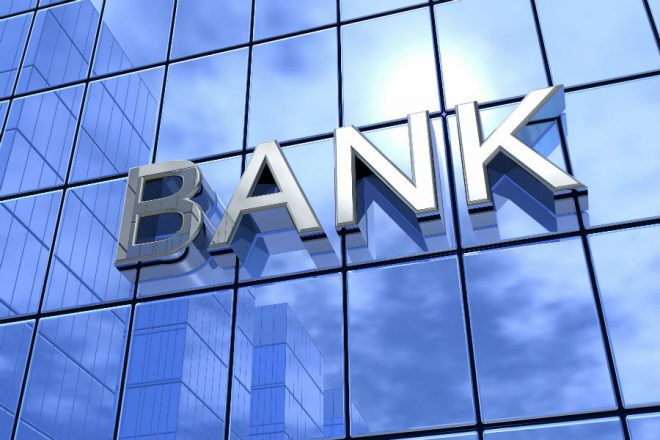 Bağlanan bankların müştərilərinin NƏZƏRİNƏ