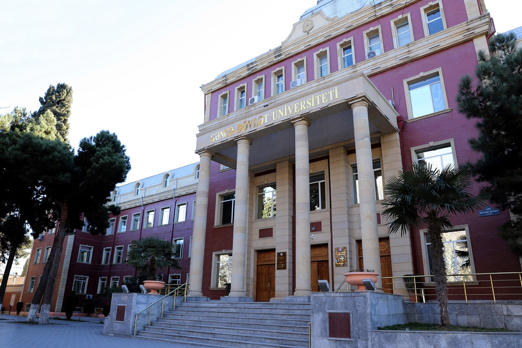 İşdən çıxarılan universitet əməkdaşı damarını kəsdi