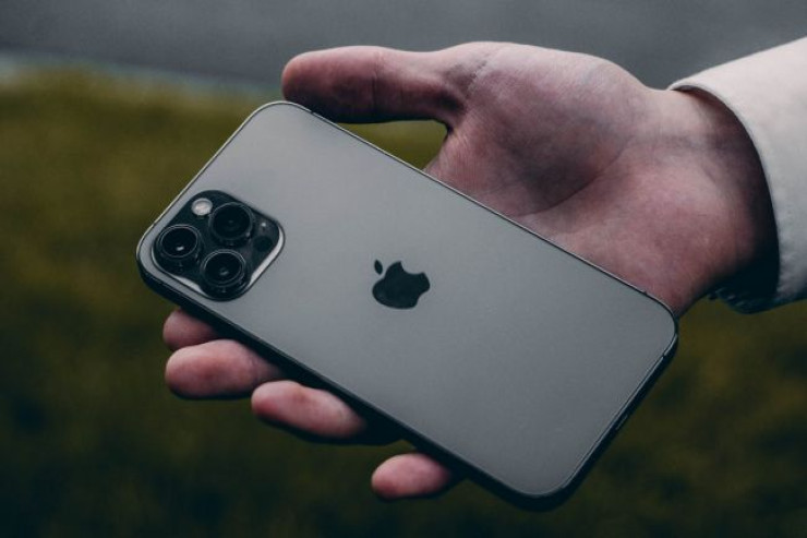 iPhone 17 eyni anda iki kamerada video çəkəcək - Bu nə deməkdir?