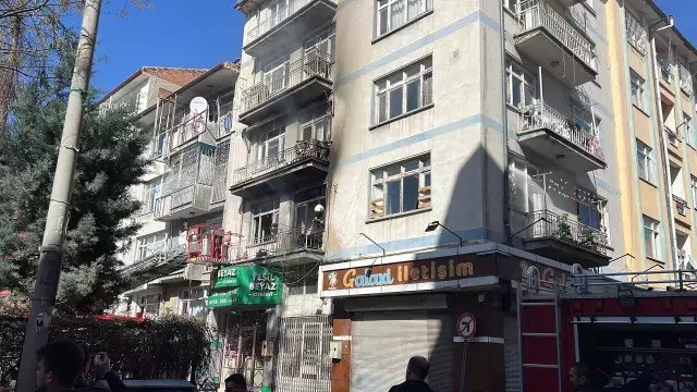 Türkiyədə ev yandı: 2 uşaq həyatını itirdi - FOTO/VİDEO