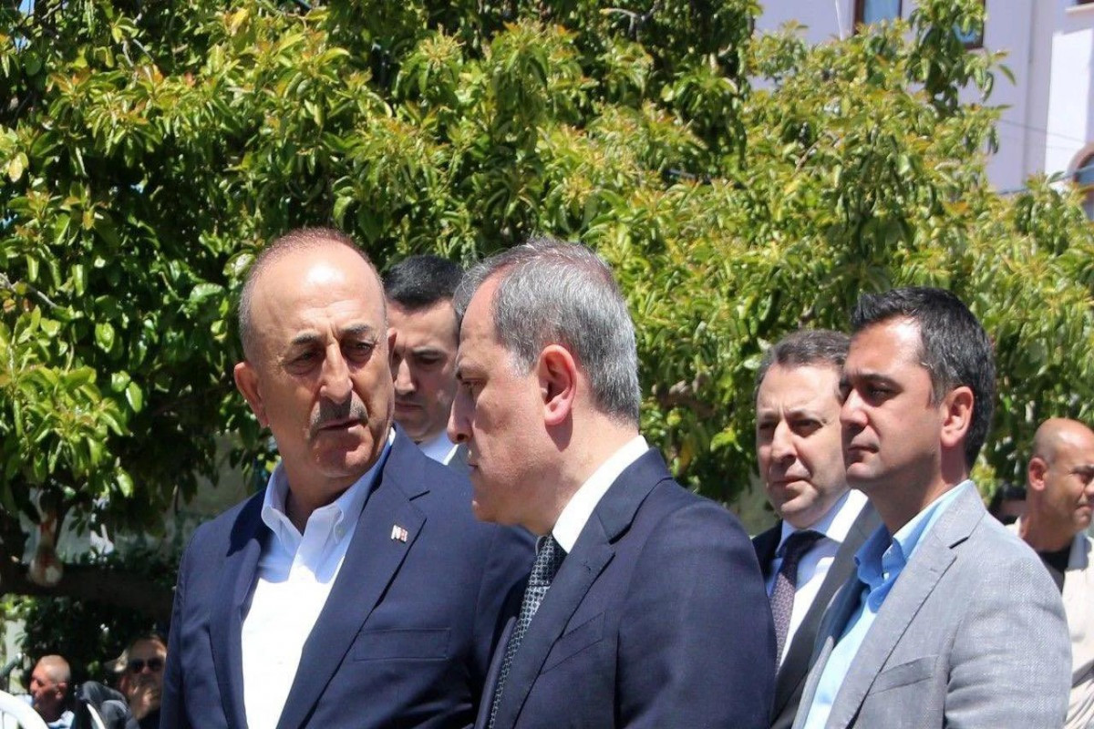 Ceyhun Bayramov Çavuşoğlunun atasının dəfn mərasimində - FOTO&nbsp;