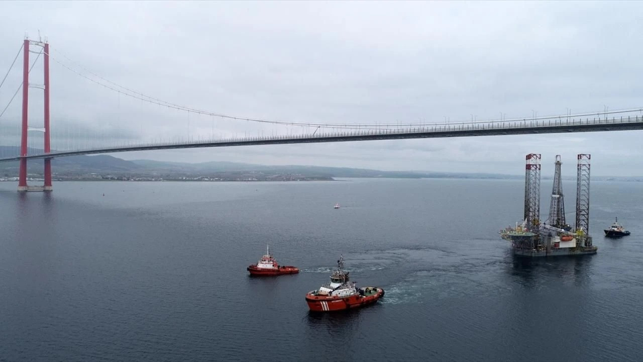 Çanaqqala boğazı tranzit gəmi keçidlərinə BAĞLANDI