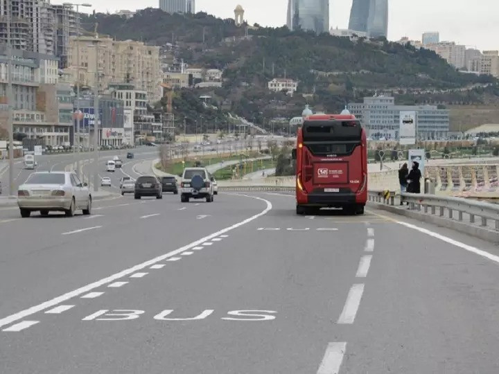 Avtobus zolağına daxil olan sürücülərə XƏBƏRDARLIQ