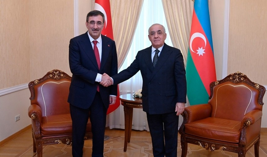 Əli Əsədovla Cevdet Yılmazla danışdı
