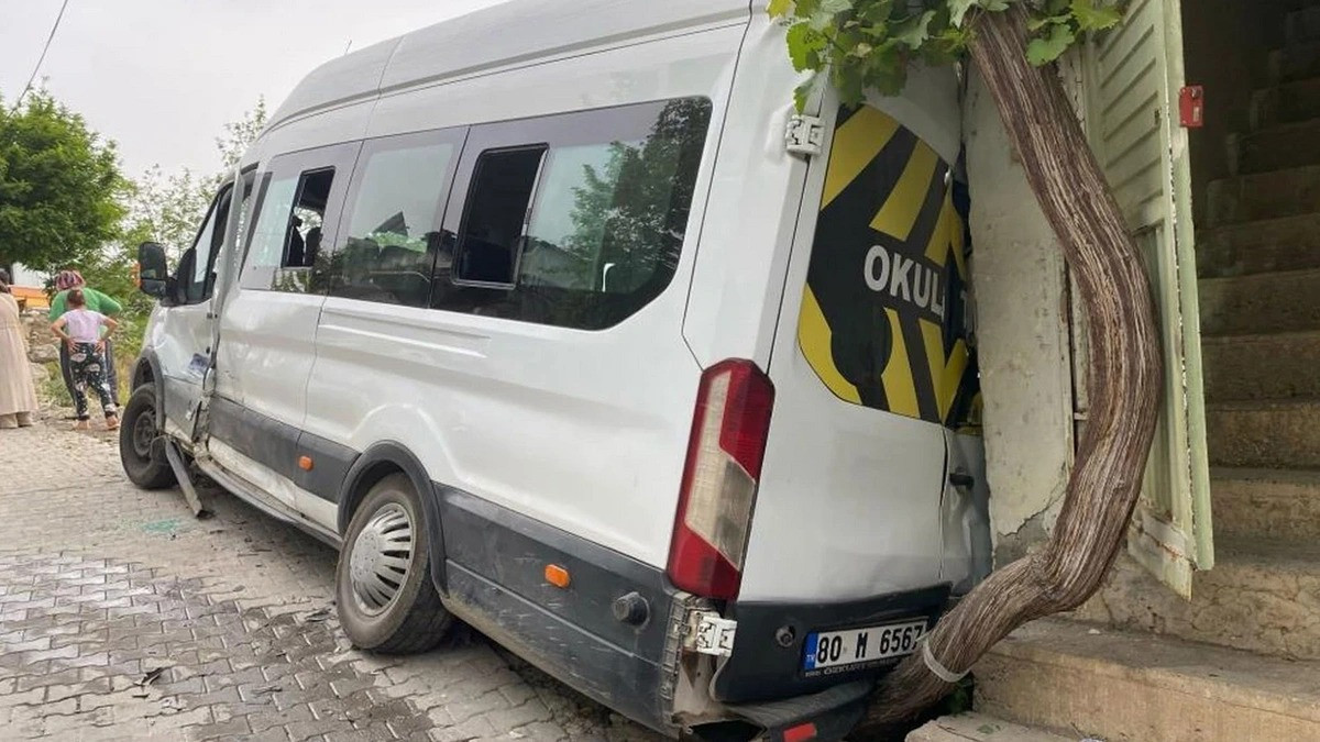 Mikroavtobus və avtomobil toqquşdu - 9 uşaq yaralandı