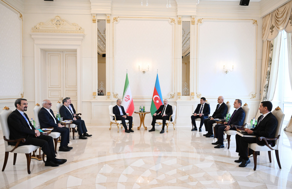 İlham Əliyevlə Pezeşkian Birgə Bəyanat imzaladılar