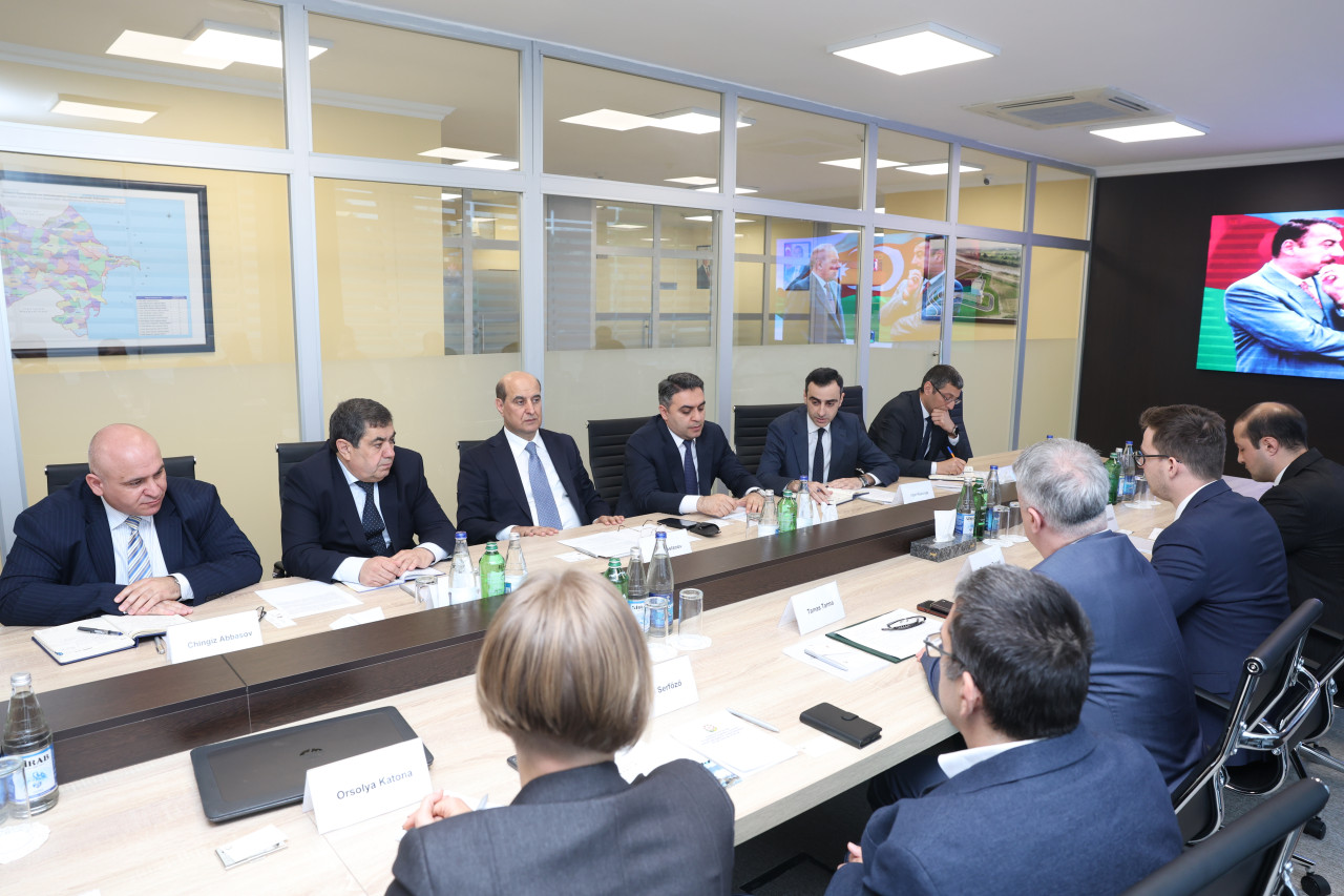 Rafiq Aslanov Macarıstanın Azərbaycandakı səfirini qəbul etdi - FOTO