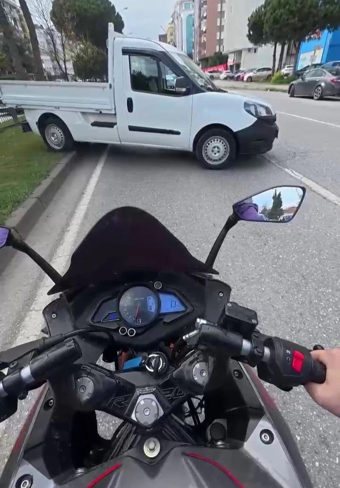 Sürücüsüz avtomobil YOLA ÇIXDI - VİDEO