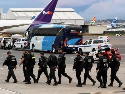 ABŞ 131 miqrantı Özbəkistana deportasiya etdi