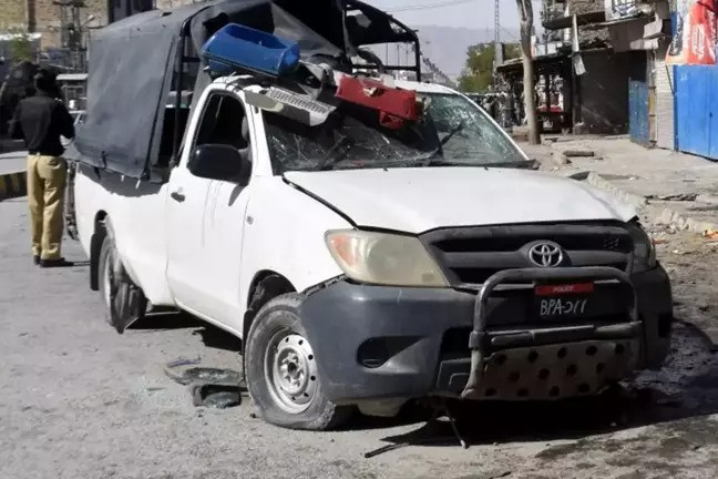 İşçiləri daşıyan yük maşını aşdı - Ölənlər var