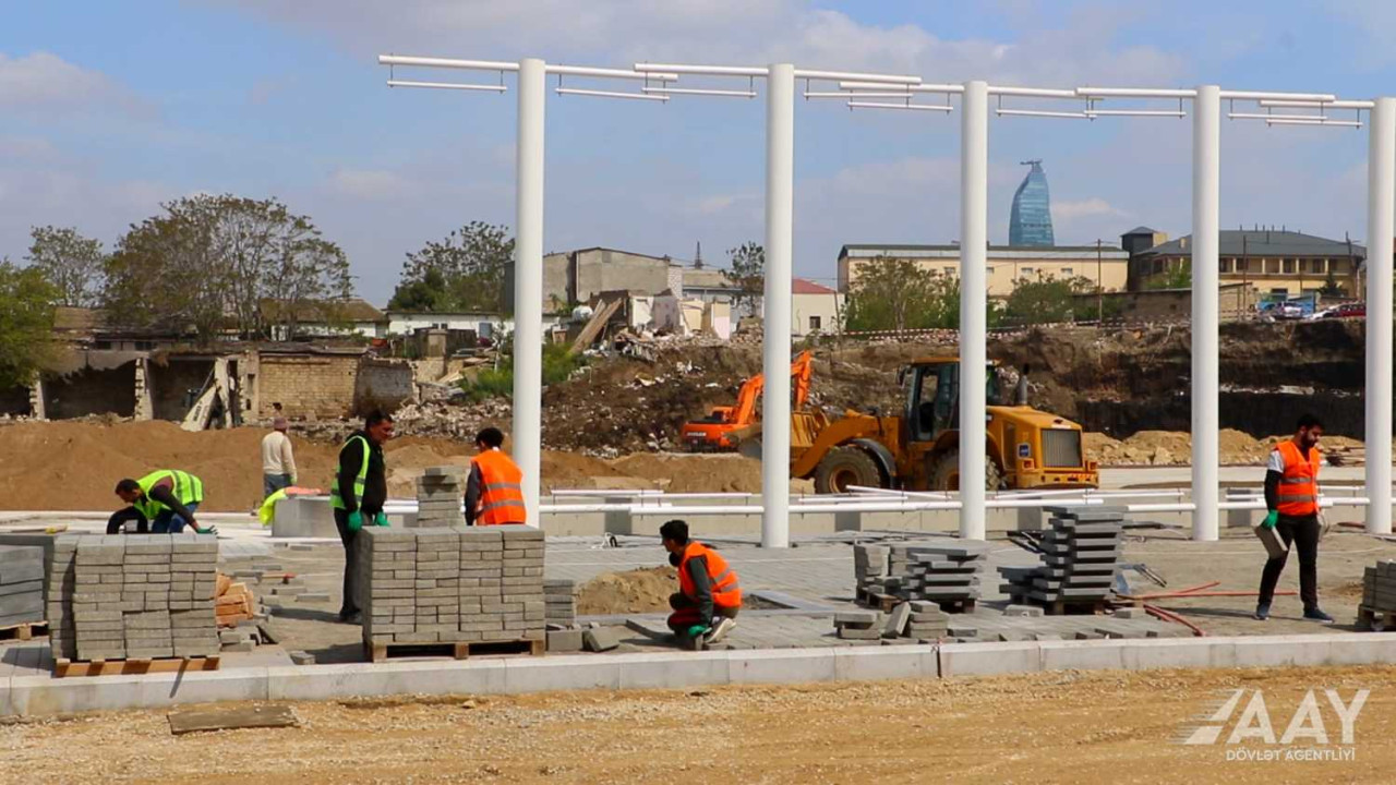 Paytaxtın bu küçəsinin bir hissəsi yenidən qurulur - VİDEO/FOTO