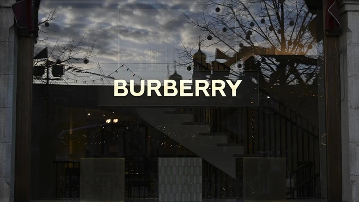 \"Burberry\" 1700 iş yerini ixtisar etməyi planlaşdırır