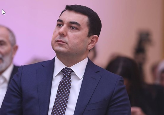 Nazir onu direktor təyin etdi - Foto