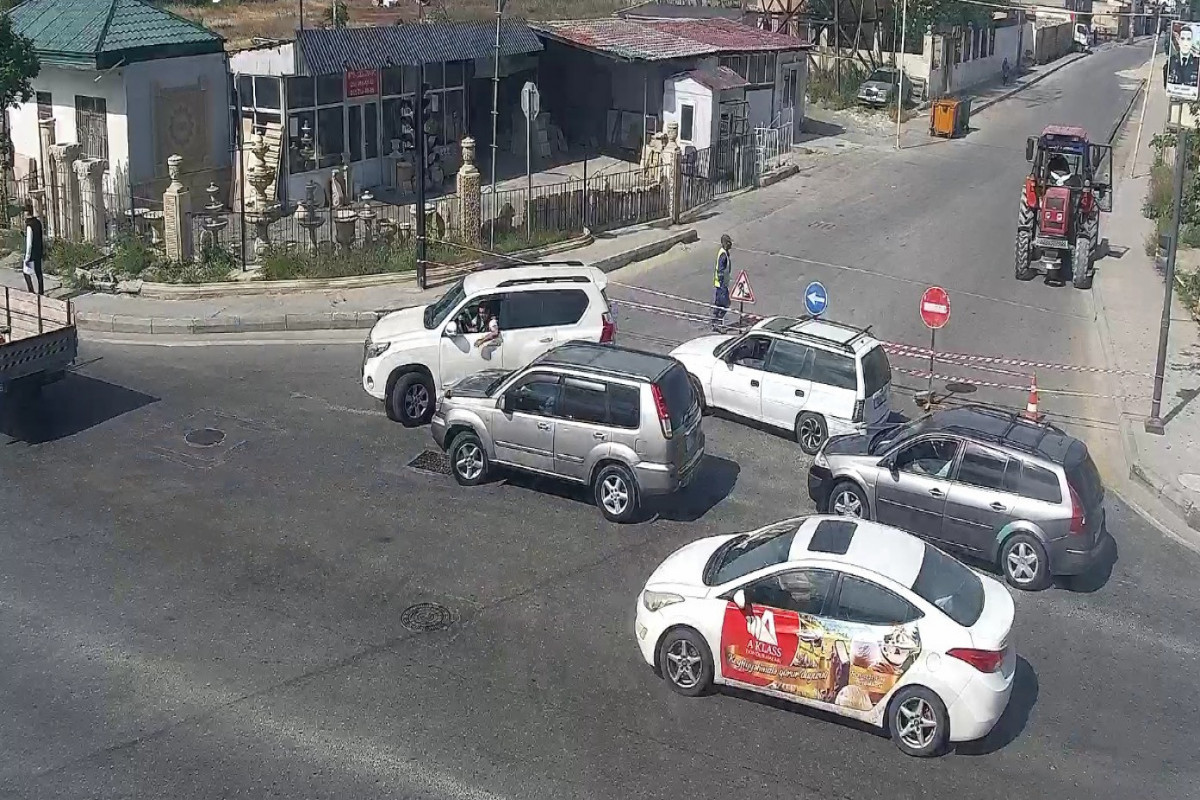 Sürücülərin DİQQƏTİNƏ - Bu yol bağlıdır 