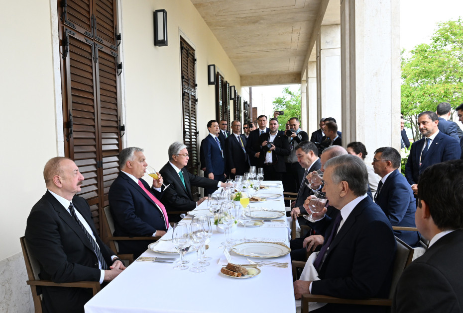 Prezidentlərə təqdim olunan yemək menyusu - FOTO