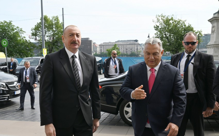 İlham Əliyev Budapeştdə tədbirdə iştirak edir - YENİLƏNİB