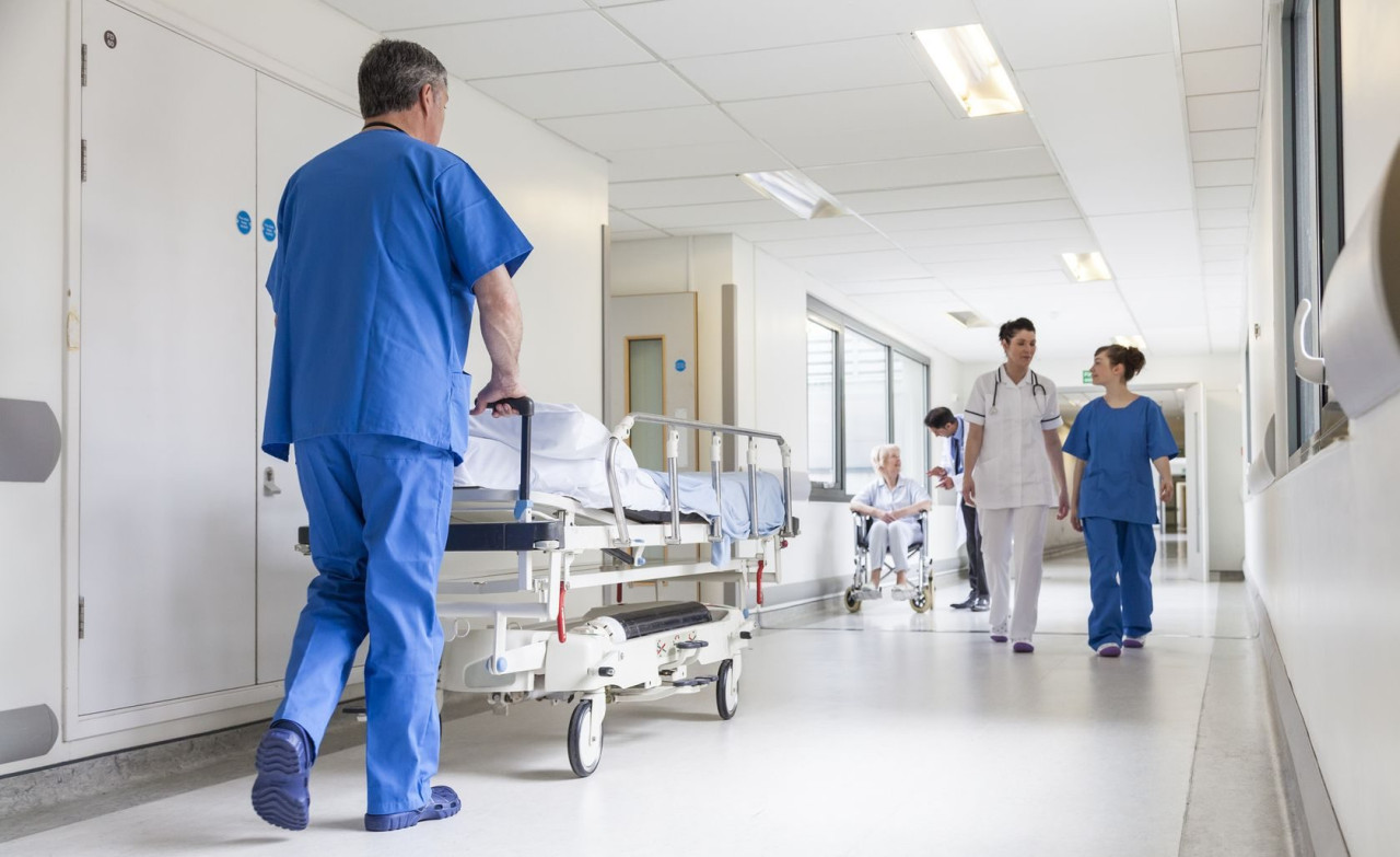 Məşhur müğənni xəstəxanaya yerləşdirildi:&nbsp;Ürəyinə 2 stent taxıldı - FOTO