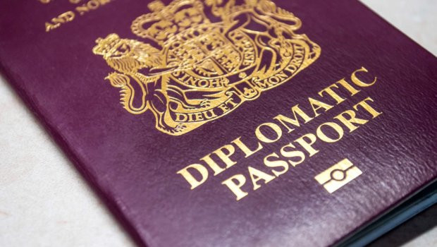 Bu şəxslər diplomatik pasport əldə edə biləcək