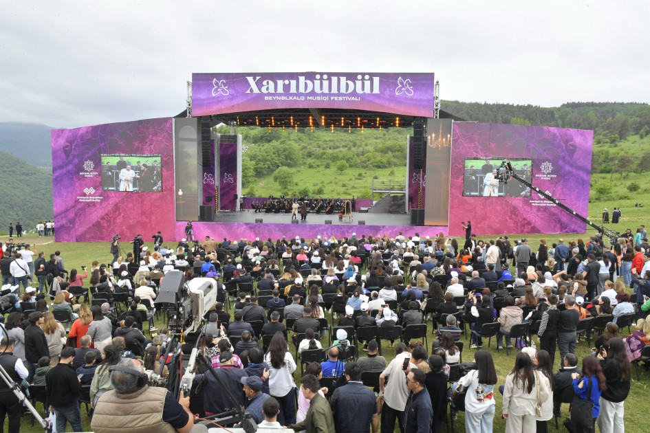 Şuşada “Xarıbülbül” Festivalının açılışından&nbsp;FOTOLAR