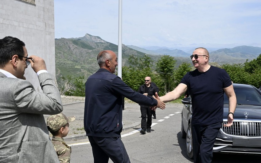 İlham Əliyev Laçında sakinlərlə görüşdü - FOTOLAR