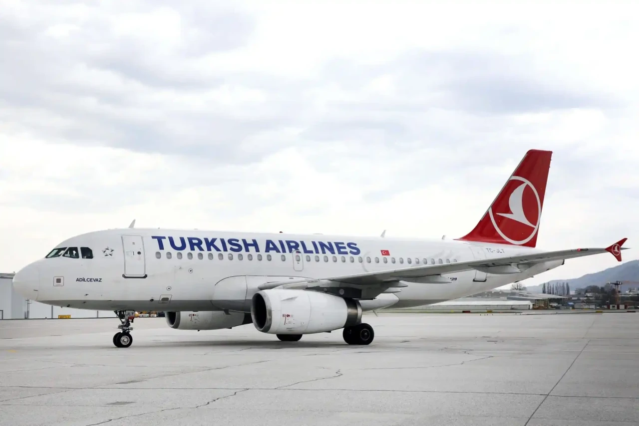 İstanbuldan Tbilisiyə uçan təyyarə Bakıya məcburi endi - SƏBƏB