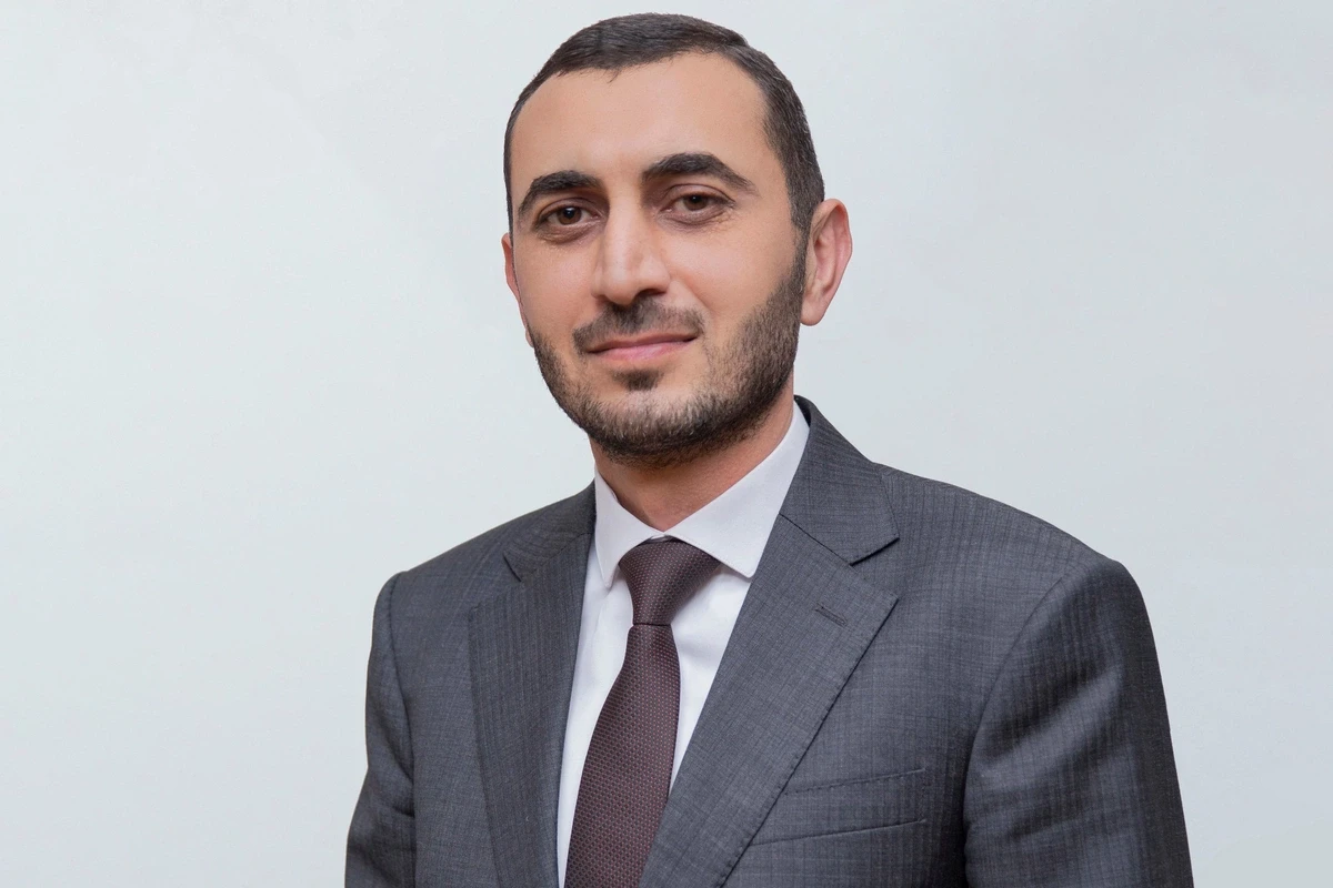 DSMF sədri xalası oğlunu direktor - Yeznəsini özünə müavin təyin etdi