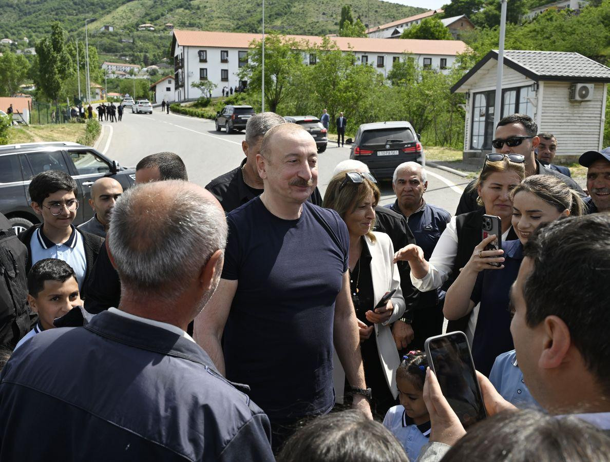 Prezidentin Laçın sakinləri ilə görüşündən GÖRÜNTÜLƏR