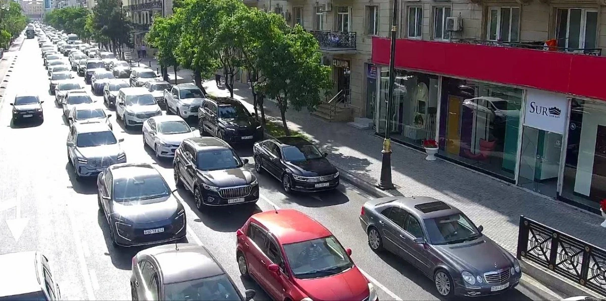 Bakıda 16 istiqamətdə sıxlıq var - SİYAHI