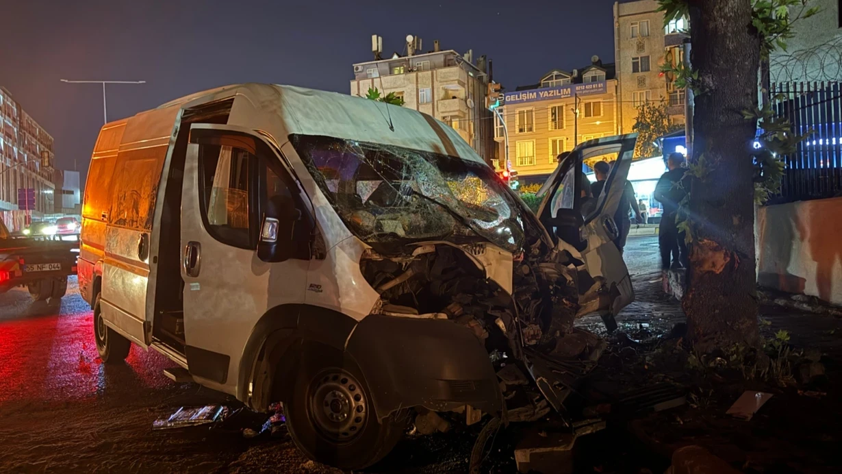 Mikroavtobusla avtomobil toqquşdu - Xəsarət alanlar var