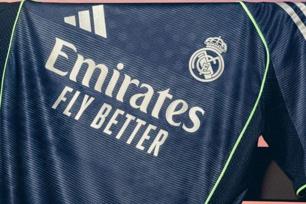 \"Real Madrid\"in səfər oyunları üçün yeni forması təqdim olundu