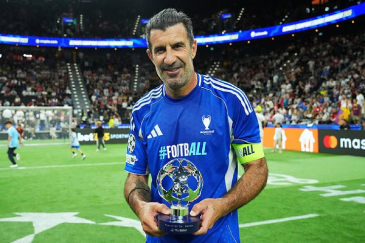 Futbol əfsanəsi favoritlərini AÇIQLADI