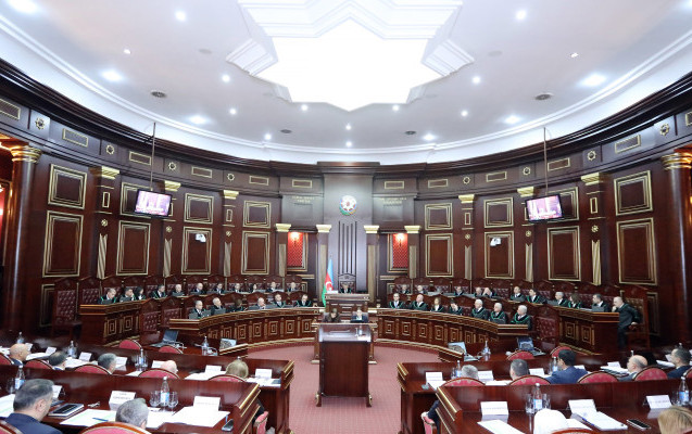 Ali Məhkəmə Plenumunun iclası keçirildi