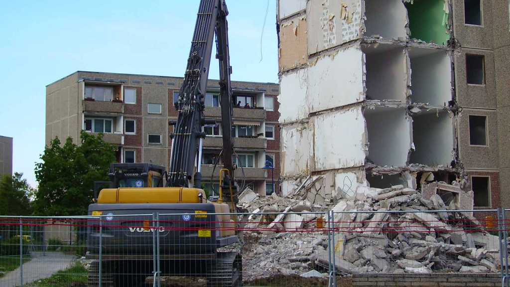 Bakıda bu binaların söküntüsünə başlanılır