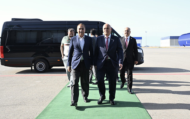 Sərdar Ayaz Sadiq Azərbaycana gəldi