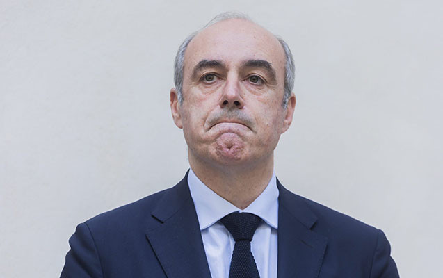 Fransada deputat intihar etdi