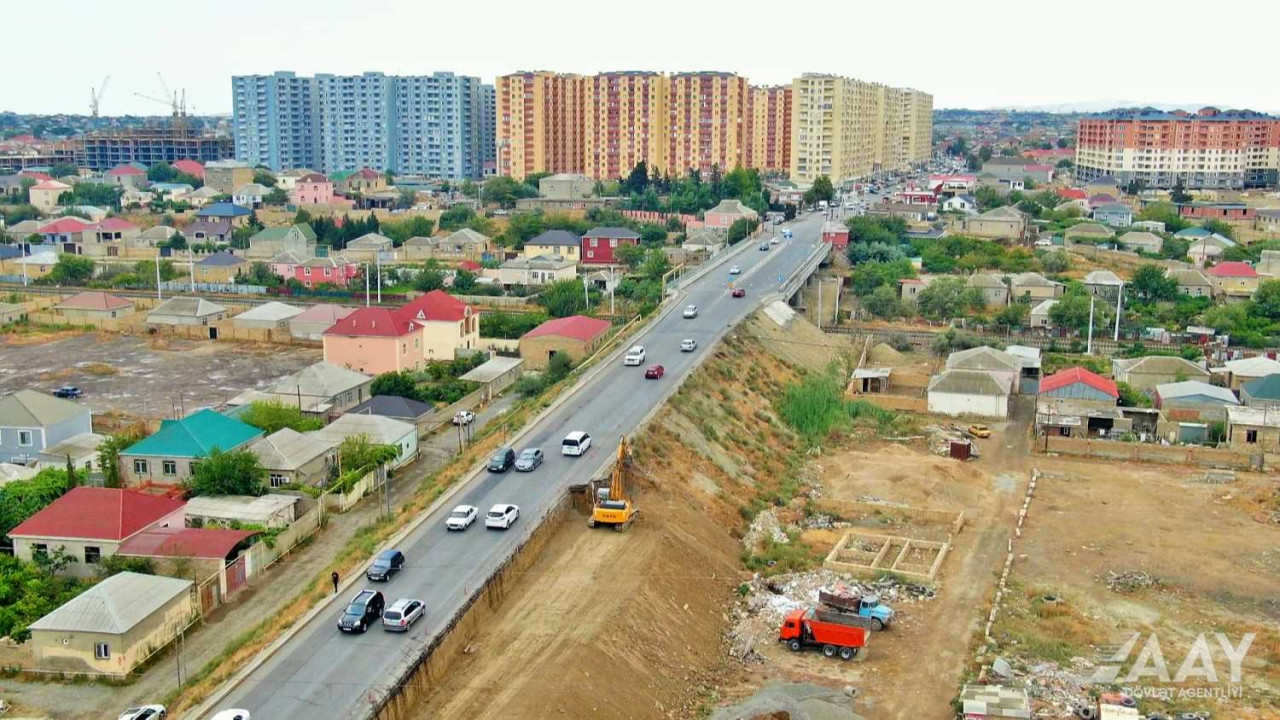 Sumqayıtı Saray qəsəbəsi ilə birləşdirən körpüyə aparan yollar genişləndirilir - VİDEO/FOTO