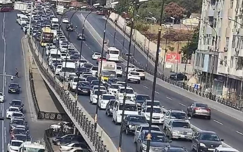 Hazırda bu yollarda tıxac var