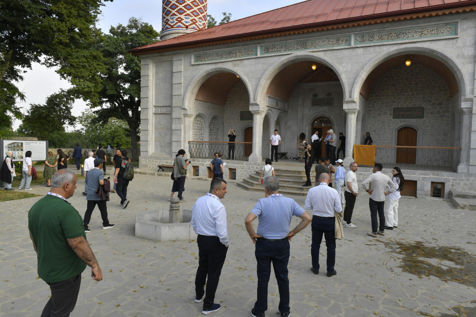 Şuşa Qlobal Media Forumunun iştirakçıları Şuşada - FOTOLAR