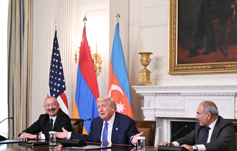 Prezidentin Trampla görüşündən UNİKAL KADRLAR