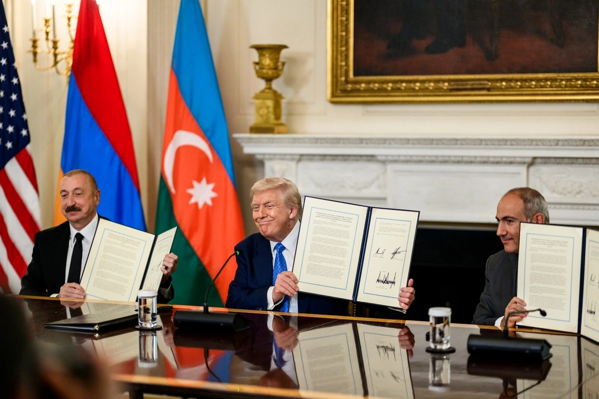 Vaşinqtonda imzalanan tarixi sənədin FOTOLARI
