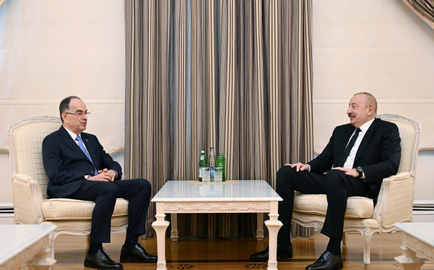 Albaniya Prezidenti İlham Əliyevə zəng etdi