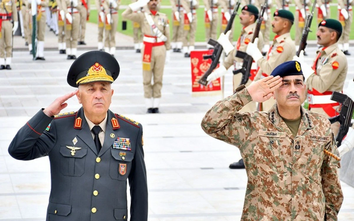 Asim Munirə Azərbaycanın hərbi medalı təqdim edildi - FOTO