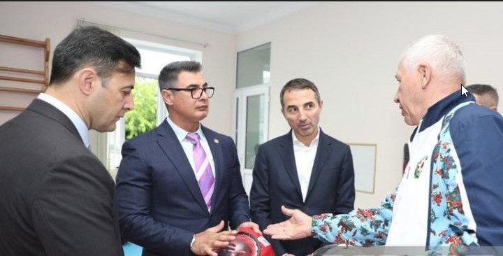 Adnan Əhmədzadənin dostu özünü Karate Federasiyasında vitse-prezident elan etdi